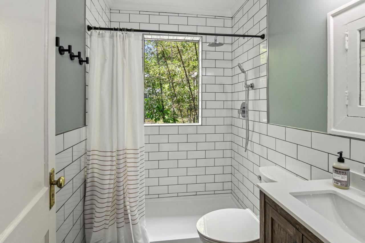 Sun Lit Bungalow With Good Vibes And Lots Of Wine - Designedbydom Atlanta Exterior foto